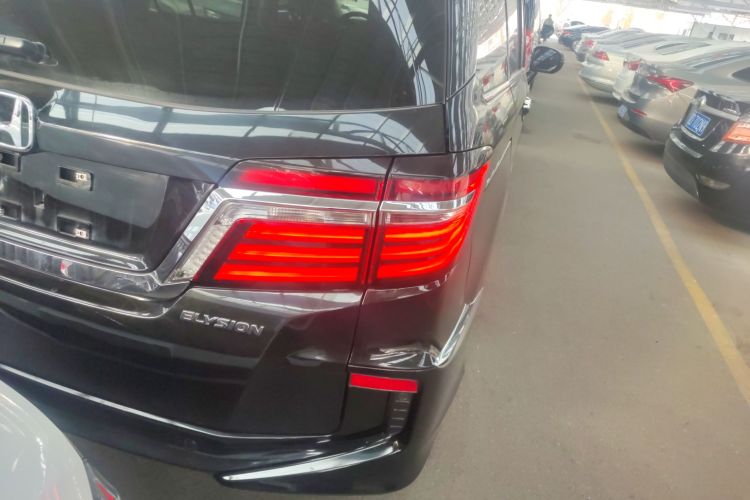 本田 艾力绅 2016款 2.4L 至尊版车身外观9