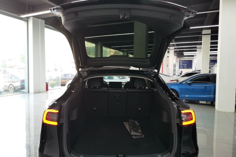 特斯拉 Model Y 2022款 改款 后轮驱动版机舱底盘23