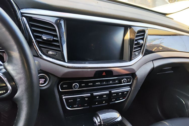 广汽传祺 传祺GS8 2017款 320T 两驱豪华智联版（七座）中控内饰16