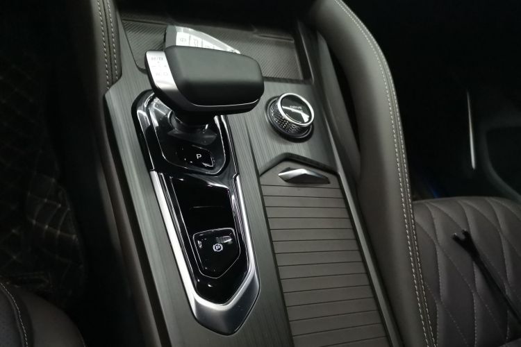 吉利汽车 星越L 2025款 2.0TD 自动行云版中控内饰18