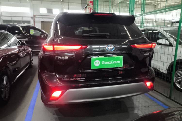 丰田 汉兰达 2023款 2.5L智能电混双擎两驱尊贵版 7座车身外观6