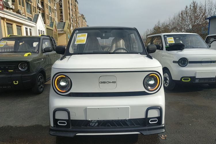 吉利银河 2025款 210km 熊猫卡丁车身外观2