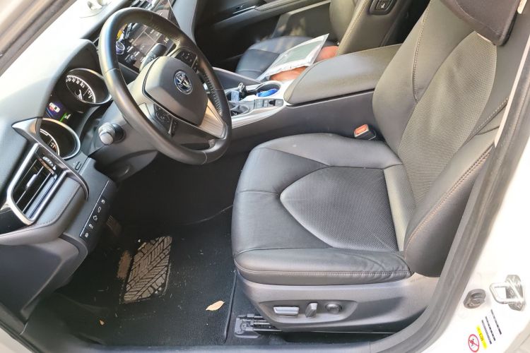 丰田 凯美瑞 2018款 双擎 2.5HG 豪华版中控内饰19