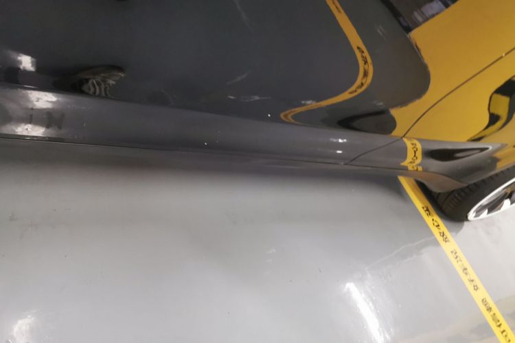 特斯拉 Model Y 2023款 高性能全轮驱动版机舱底盘30