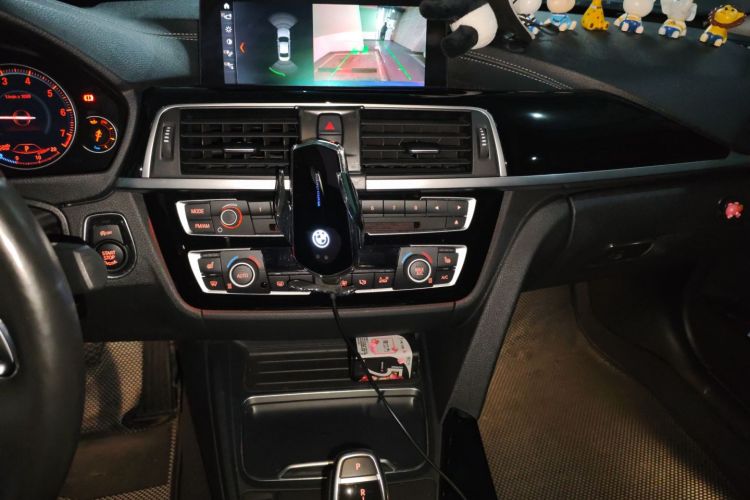 宝马3系 2018款 320Li 领先型M运动套装中控内饰16