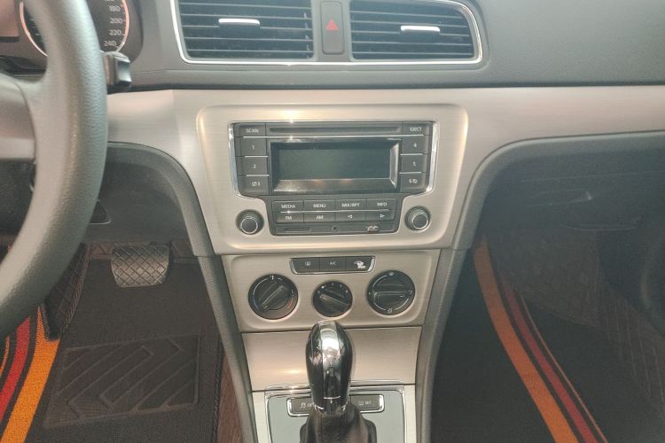 大众 朗逸 2013款 改款 1.4TSI DSG舒适版中控内饰16