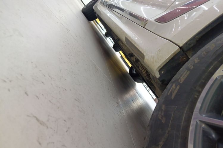 宝马5系新能源 2022款 535Le M运动套装局部细节9001