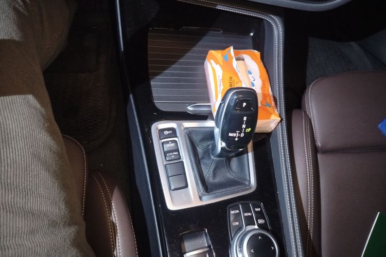 宝马1系 2021款 120i M运动曜夜版中控内饰18