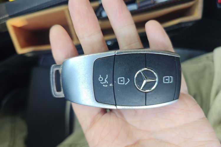 奔驰A级 2019款 A 180 L 运动轿车中控内饰7001