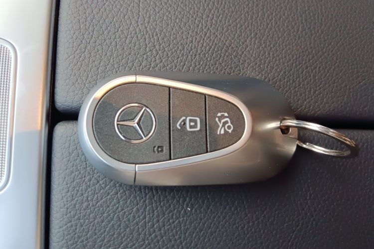 奔驰C级新能源 2024款 改款三 C 350 eL中控内饰11