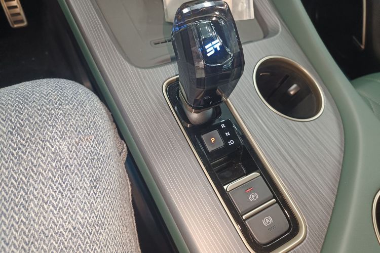 捷途山海L9 2024款 1.5TD 2DHT Pro 5座局部细节18