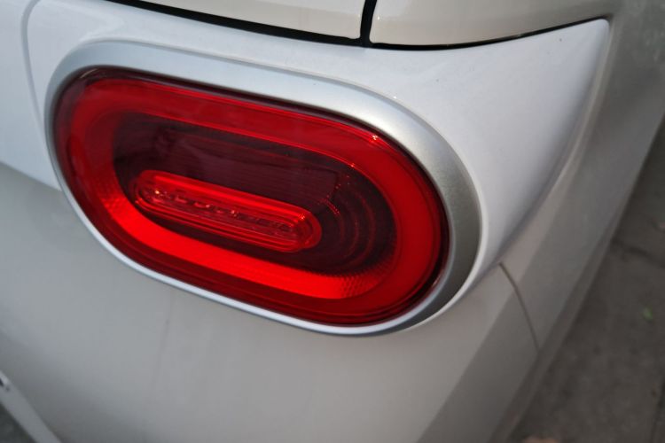 五菱汽车 宏光MINIEV 2024款 第三代 215km 青春版车身外观9