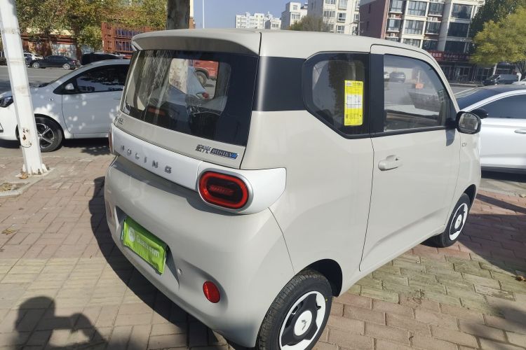 五菱汽车 宏光MINIEV 2024款 第三代 215km 青春版车身外观7