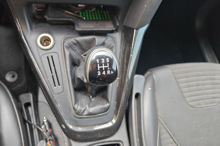 福特 福克斯 2015款 两厢 EcoBoost 125 手动超能风尚型局部细节18