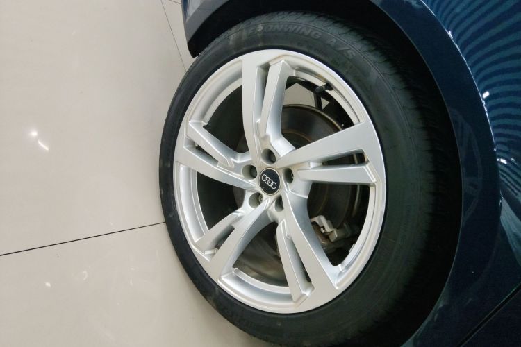 奥迪A7L 2022款 45 TFSI S-line 筑梦未来版车身外观6008