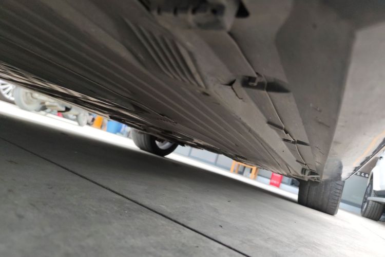 奔驰C级 2022款 改款 C 260 L 运动版局部细节9002