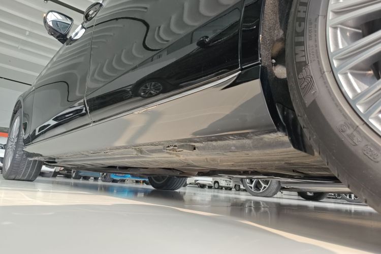 奔驰E级 2020款 改款 E 300 L 殊享版局部细节9002