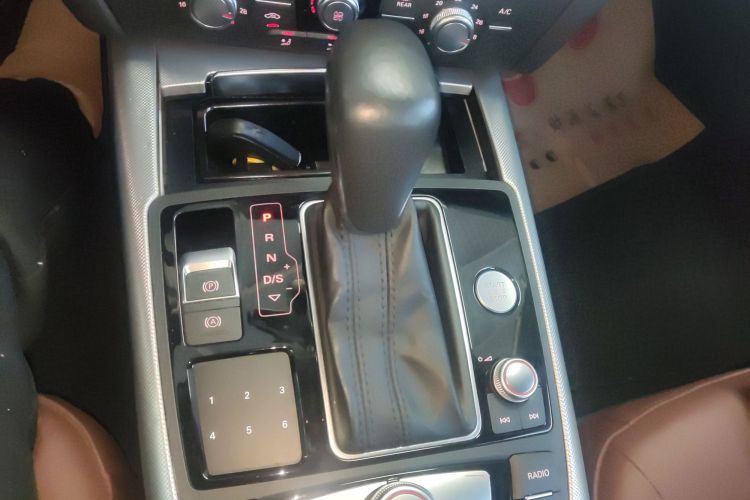 奥迪A6L 2018款 35 TFSI 典藏版中控内饰18