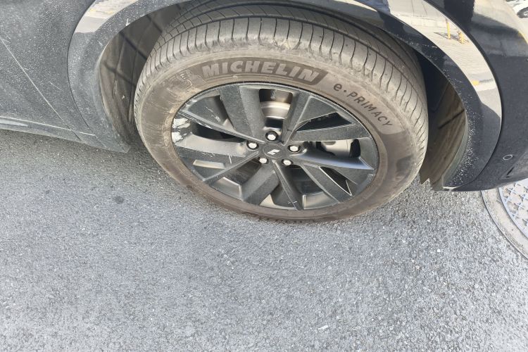 理想汽车 理想L7 2023款 Air车身外观10