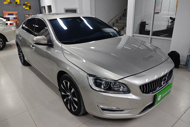沃尔沃S60 2019款 S60L 改款 T5 智进进阶版车身外观3