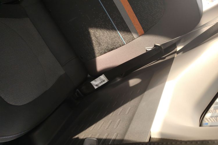 五菱汽车 宏光MINIEV 2020款 自在款 三元锂中控内饰7008