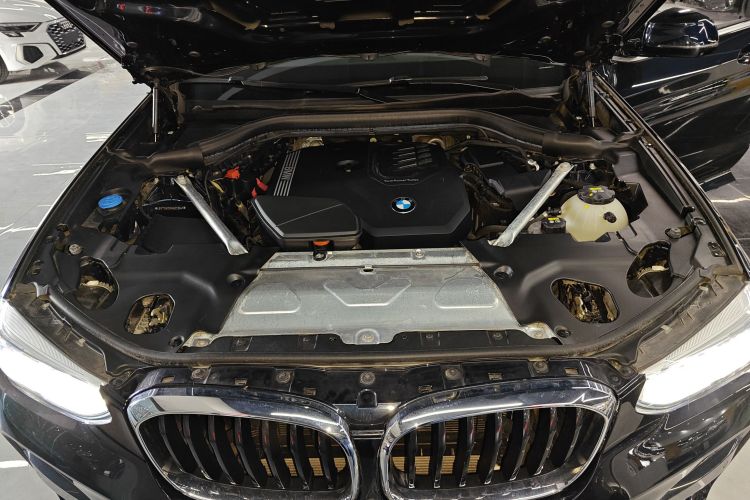 宝马X3 2021款 xDrive30i 领先型 M运动套装机舱底盘24