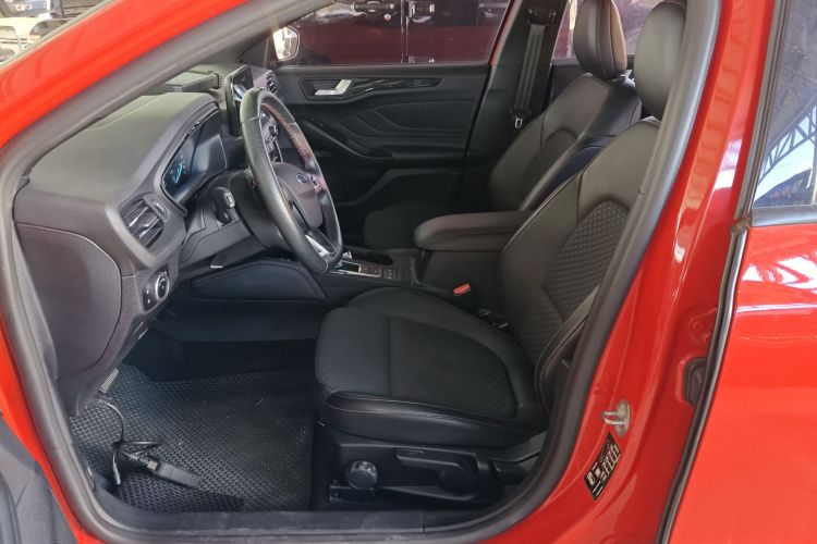 福特 福克斯 2020款 两厢 EcoBoost 180 自动ST Line局部细节19