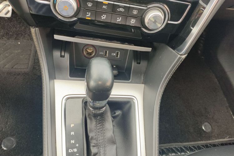 名爵 MG6 2019款 20T 自动运动版中控内饰18