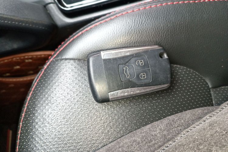 吉利汽车 吉利GX7 2015款 运动版 2.0L 自动豪华型升级版 国V中控内饰11