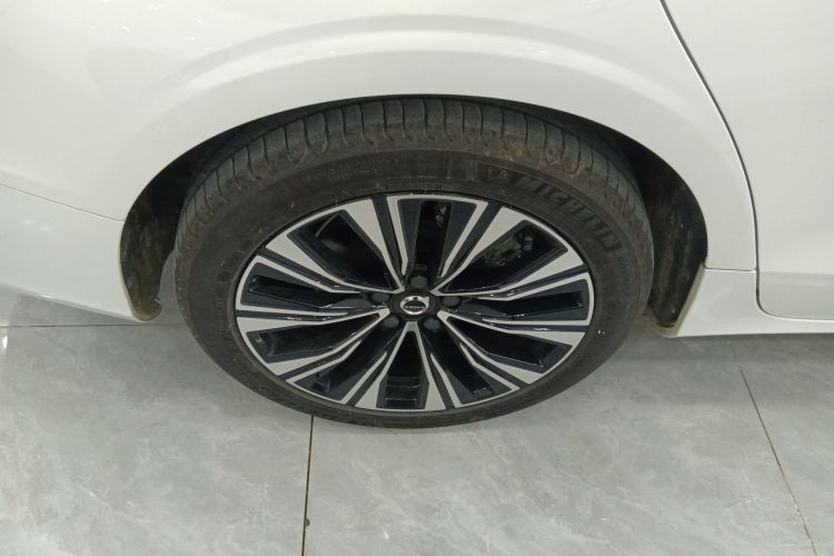 沃尔沃S60 2024款 B4 智远豪华版车身外观6008