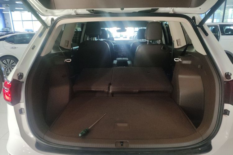 大众 威然 2020款 330TSI 豪华版机舱底盘23