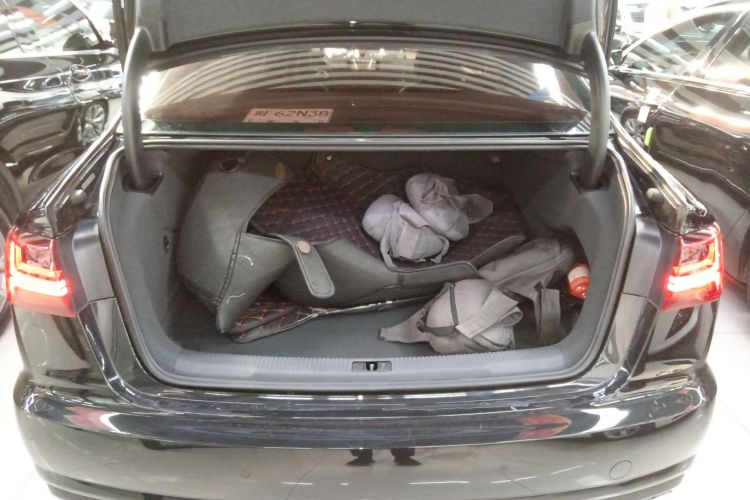 奥迪A6L 2018款 30周年年型 35 TFSI 时尚型机舱底盘23