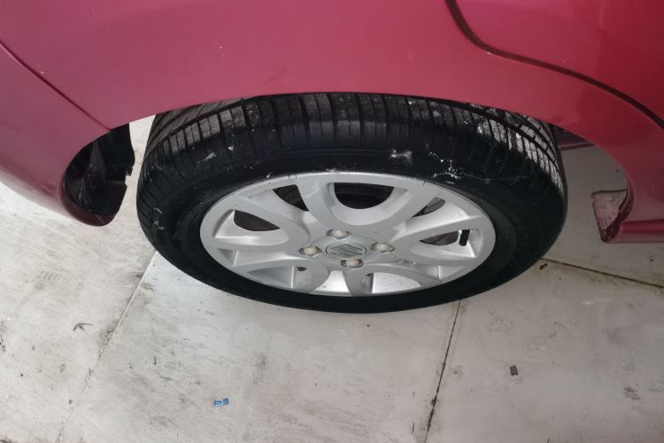 铃木 奥拓 2013款 1.0L 自动豪华型车身外观56