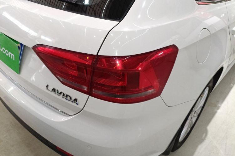 大众 朗行 2013款 1.6L 自动舒适型车身外观9