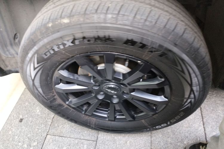 方程豹 豹5 2023款 领航版车身外观6008