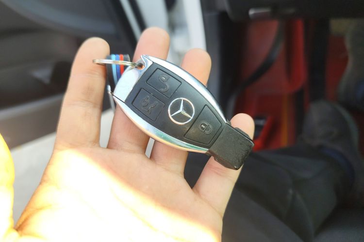 奔驰C级 2018款 C 180 L 时尚型运动版中控内饰7001