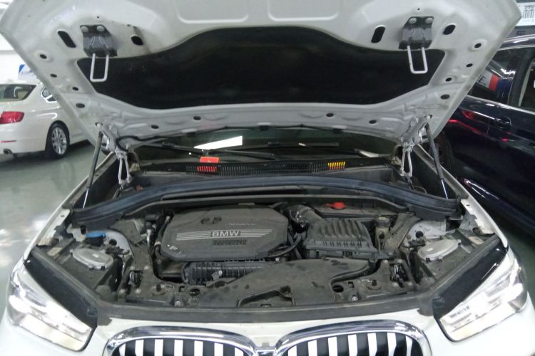 宝马X1 2021款 改款 sDrive20Li 时尚型机舱底盘24