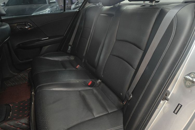 本田 雅阁 2014款 2.4L EXN 豪华导航版中控内饰21