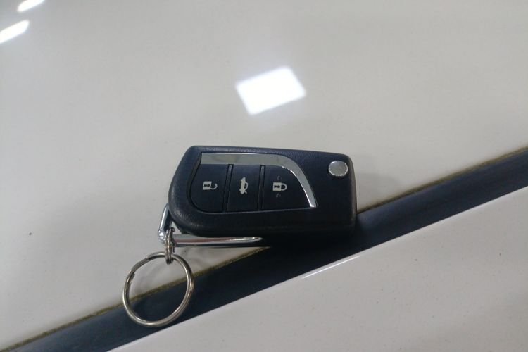 丰田 卡罗拉 2022款 TNGA 1.5L CVT先锋版中控内饰11