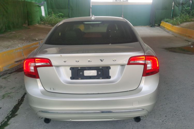 沃尔沃S60 2019款 S60L T3 智进版车身外观6004