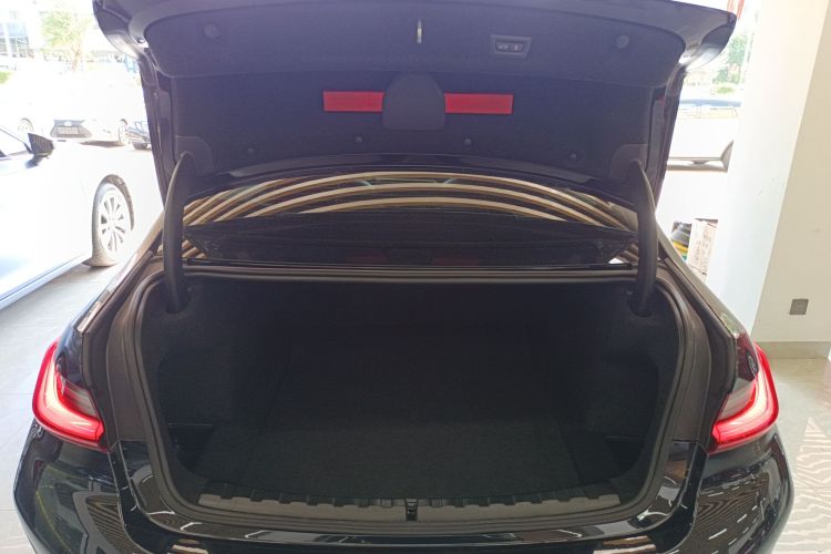 宝马3系 2024款 325Li M运动套装机舱底盘23