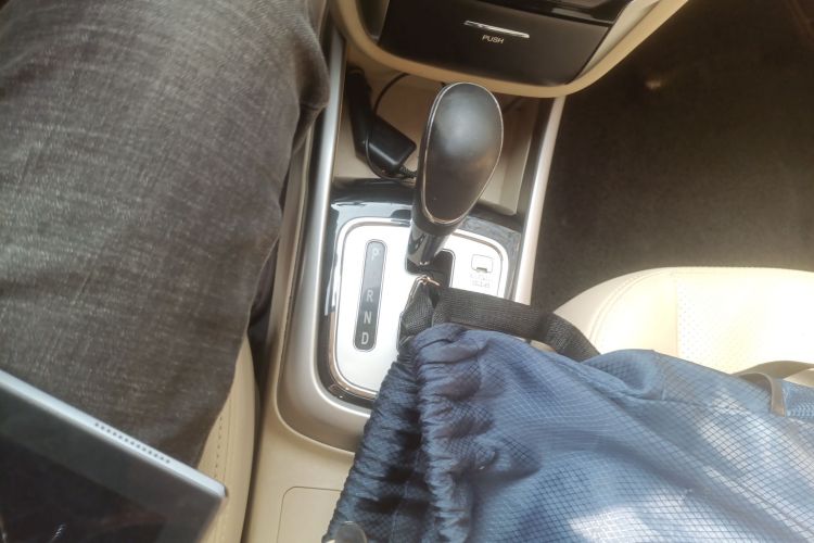 长安 逸动 2015款 1.6L 自动豪华型中控内饰18