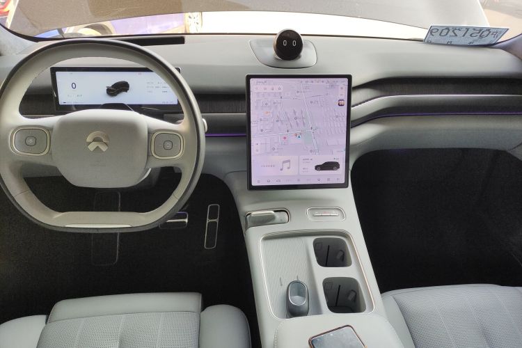 蔚来ES8 2023款 100kWh中控内饰16