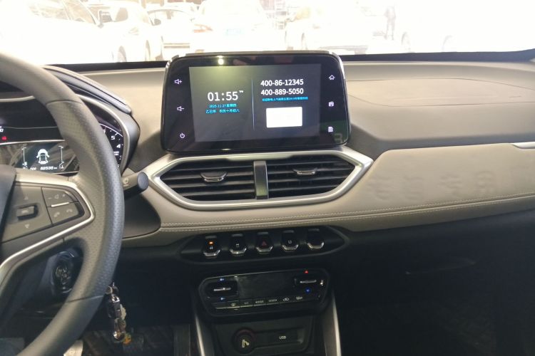 宝骏510 2019款 1.5L 手动乐享型73kW 国VI中控内饰16