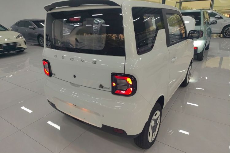 吉利汽车 熊猫 2025款 210km 元气熊车身外观6005