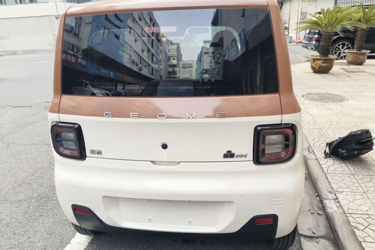 吉利银河 2024款 熊猫mini 200km 耐力熊车身外观6