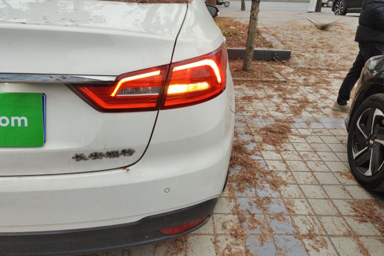 福特 福睿斯 2019款 改款 1.5L 手动质享型（胎压监测） 国VI车身外观6006