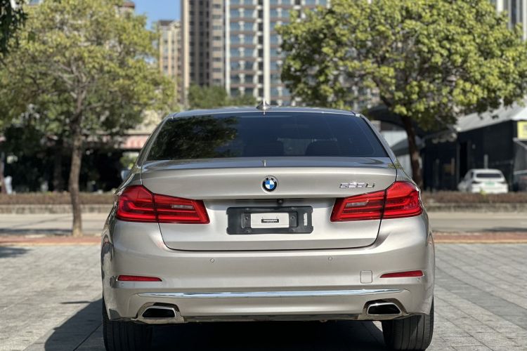 宝马5系 2019款 525Li 豪华套装车身外观6