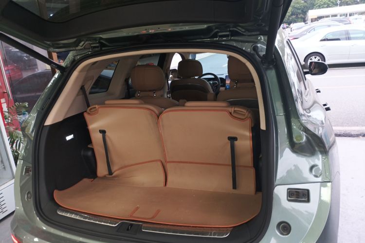 鸿蒙智行 问界M7 2022款 1.5T 四驱旗舰版机舱底盘23