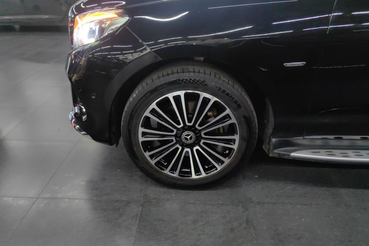 奔驰GLE 2019款 GLE 400 4MATIC 臻藏版车身外观6007